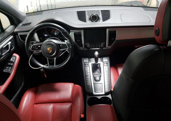 Porsche Macan cena 84000 przebieg: 69216, rok produkcji 2017 z Brodnica małe 67